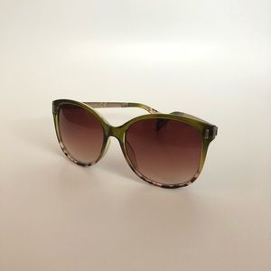 TAHARI women’s sunnies
